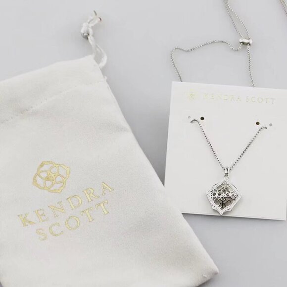Kendra Scott necklace - Picture 4 of 5